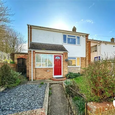 Buy this 3 bed house on Fairleas in Rodmersham Green, ME10 4LS