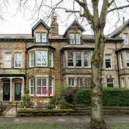 Image 1 - West End Avenue, Harrogate, HG2 9BZ, United Kingdom - Townhouse for sale