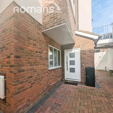 Image 6 - West Wycombe Road, Downley, HP12 4AG, United Kingdom - Apartment for rent