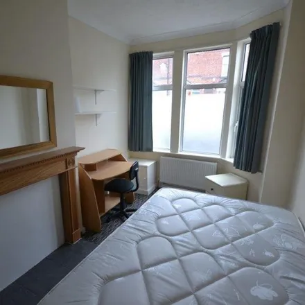 Image 5 - 150 Knighton Fields Road East, Leicester, LE2 6DR, United Kingdom - Townhouse for rent