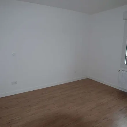 Rent this 3 bed apartment on Rue du Midi in 69320 Feyzin, France