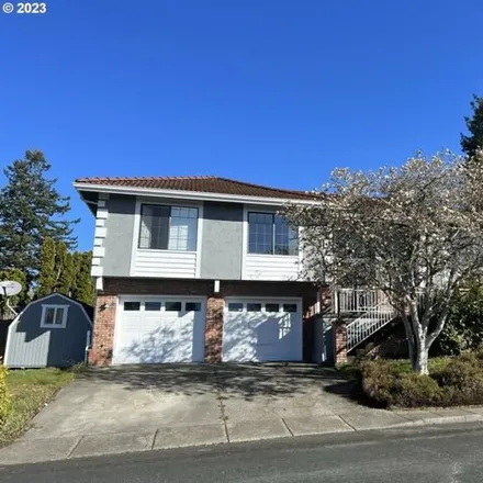 Image 2 - 815 Highland Avenue, Brookings, OR 97415, USA - House for sale