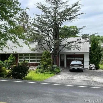 Buy this studio townhouse on 54 Quaker Hill in Village of Monroe, NY 10950