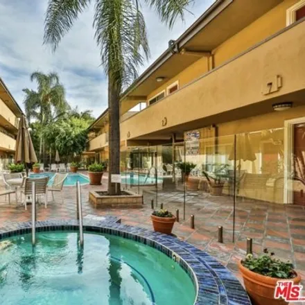 Image 1 - 970 Palm Avenue, West Hollywood, CA 90069, USA - Condo for rent