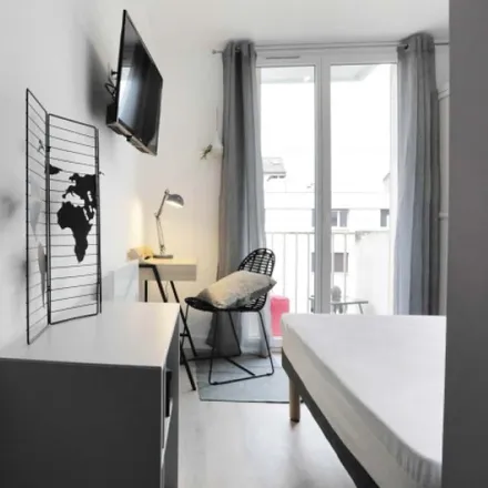 Rent this 1 bed room on Chez Moi in 28 Port Saint-Sauveur, 31000 Toulouse