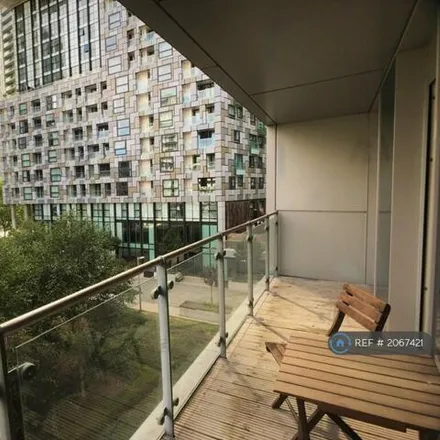 Image 7 - 35 Lincoln Plaza, Millwall, London, E14 9DR, United Kingdom - Apartment for rent