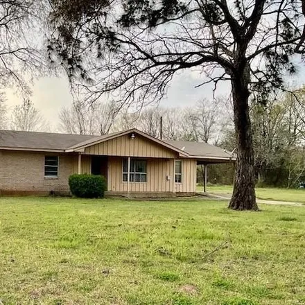 Buy this 3 bed house on 1263 South State Highway 75 in Fairfield, TX 75840