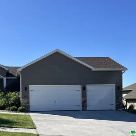 Buy this 5 bed house on 3302 Glen Ellen Road in Sioux City, IA 51106