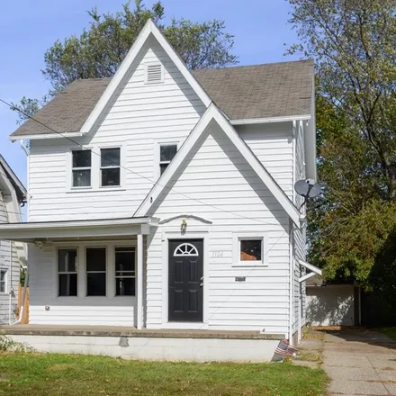 Buy this 3 bed house on 1124 West 29th Street in Lorain, OH 44052