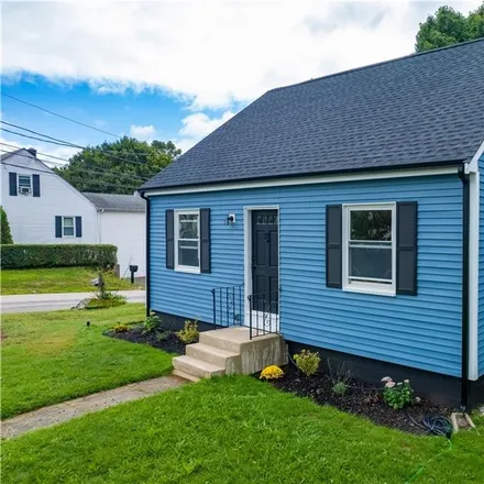 Buy this 4 bed house on 743 Metacom Avenue in Bristol, RI 02809