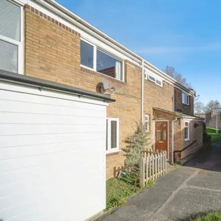 Buy this 3 bed house on Winscombe in Bracknell, RG12 8UE
