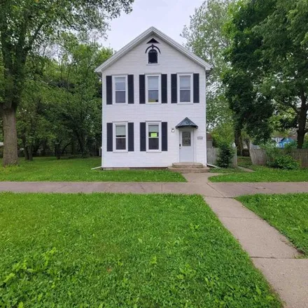 Buy this 3 bed house on 482 Hayward Street in Peoria, IL 61603