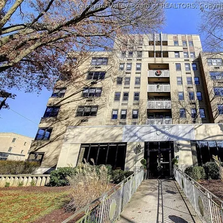 Buy this 3 bed condo on 1108 Kanawha Boulevard East in Charleston, WV 25301
