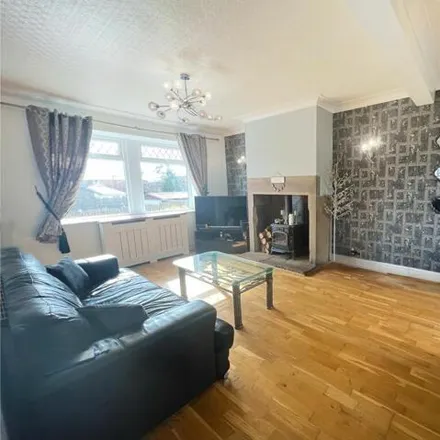Image 3 - New Road, Huddersfield, West Yorkshire, Hd5 - House for sale