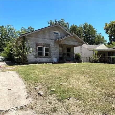 Buy this 2 bed house on 558 Carter Street Southeast in Ardmore, OK 73401