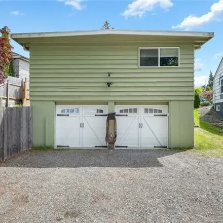 Image 4 - 810 S Stevens St, Tacoma, Washington, 98405 - House for sale
