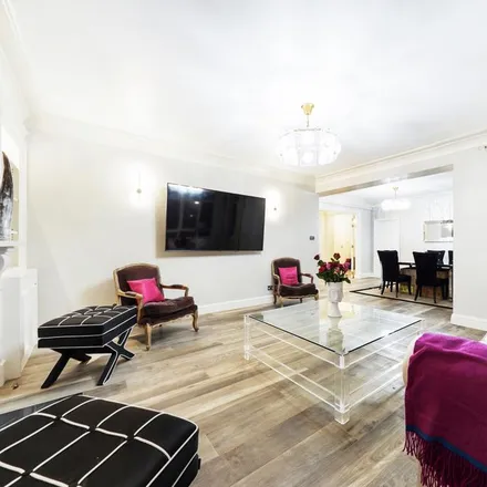 Rent this 3 bed apartment on Viceroy Court in 58 - 74 Prince Albert Road, Primrose Hill