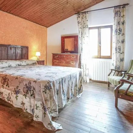 Rent this 2 bed apartment on Cimitero di Verni in Gallicano, Lucca
