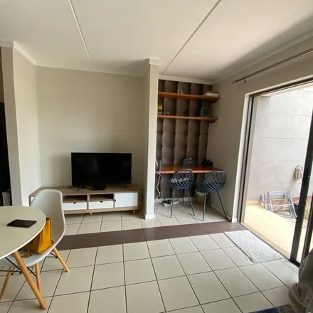 Image 2 - Hampton Road, Johannesburg Ward 96, Gauteng, 2055, South Africa - Apartment for rent