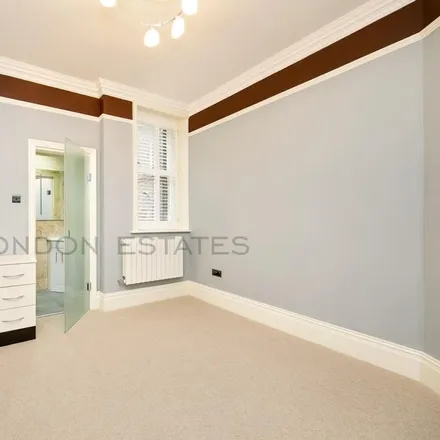 Image 5 - Ada Lewis House, Palliser Road, London, W14 9EF, United Kingdom - Apartment for rent