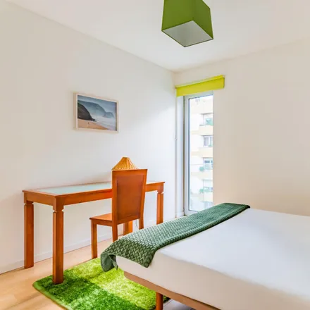 Rent this 2 bed apartment on Condomínio Parque Oceano in Rua João Neiva, 2780-343 Oeiras