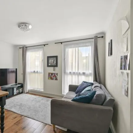 Image 5 - 327 Hornsey Road, London, N4 3GY, United Kingdom - Apartment for sale