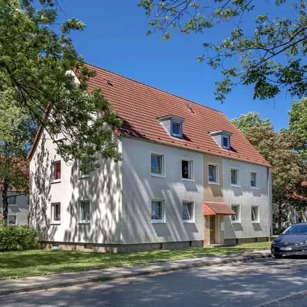 Rent this 3 bed apartment on Wiesestraße 87 in 32052 Herford, Germany