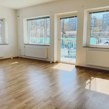 Rent this 1 bed apartment on Sisjöbäckens väg 24 in 436 38 Gothenburg, Sweden