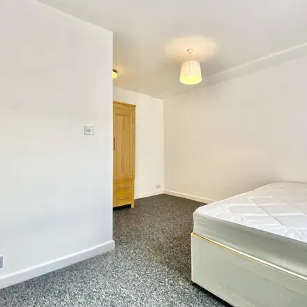 Image 7 - Harold View, Leeds, LS6 1PP, United Kingdom - Townhouse for rent