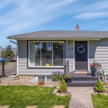 Buy this 3 bed house on 1541 17th Avenue in Lewiston, ID 83501