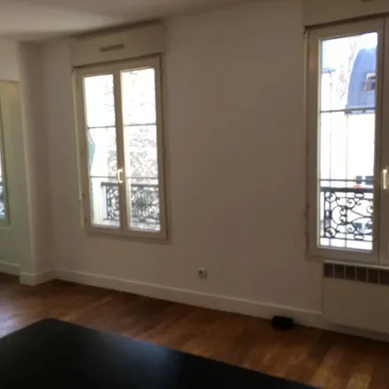 Rent this 2 bed apartment on Mairie du 12e arrondissement in Rue de Charenton, 75012 Paris