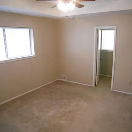 Image 6 - 3707 Country Club Drive West, Irving, TX 75038, USA - Duplex for rent