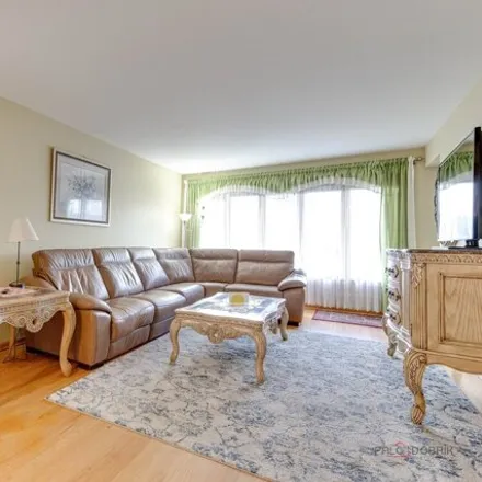 Image 4 - 7737 West Forest Preserve Drive, Chicago, IL 60634, USA - House for sale