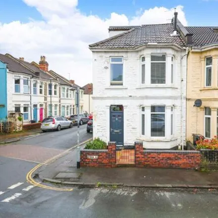 Buy this 3 bed house on 38 Byron Street in Bristol, BS5 9NN