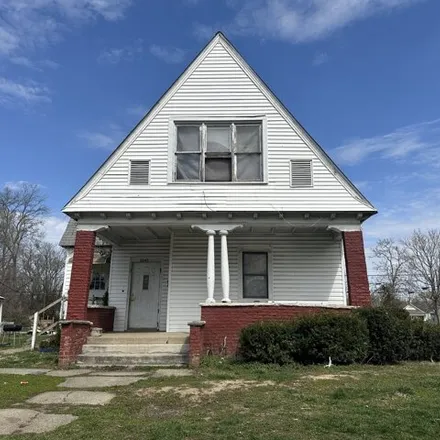Buy this studio house on 2245 Liberty Avenue in Terre Haute, IN 47807