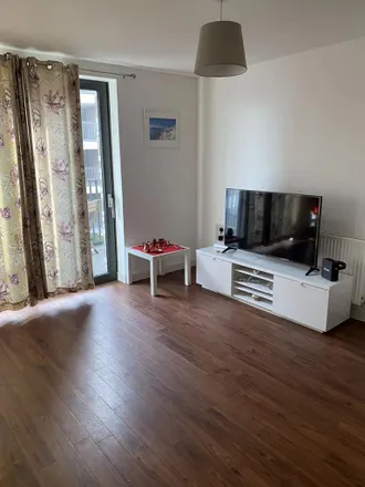 Rent this 1 bed apartment on Kingfisher Heights in North Periphery, London