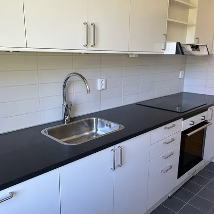 Rent this 2 bed apartment on Skepparegången 1 förskola in Hobergs Trappor, 413 16 Gothenburg