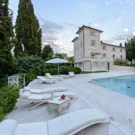 Buy this 5 bed house on Italy