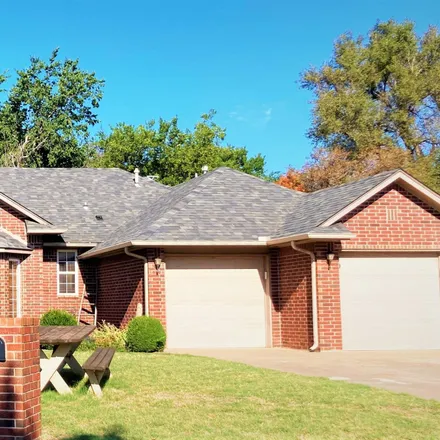 Buy this 3 bed house on 204 Oakdale Drive in Enid, OK 73703