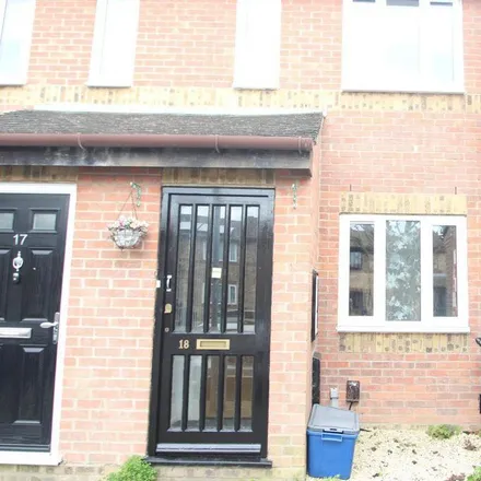 Rent this 2 bed house on Blunden Close in Goodmayes, London