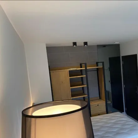 Rent this 6 bed room on Rue du Brochet - Snoekstraat 43 in 1050 Ixelles - Elsene, Belgium