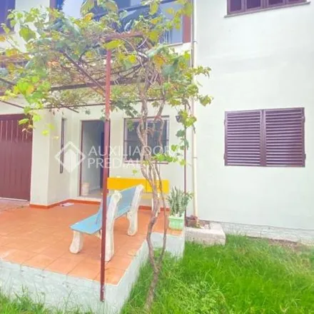 Rent this 3 bed house on Rua Daura Wasem in São José, Novo Hamburgo - RS