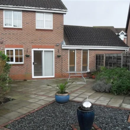 Rent this 3 bed apartment on Aire Close in Brough, HU15 1GB
