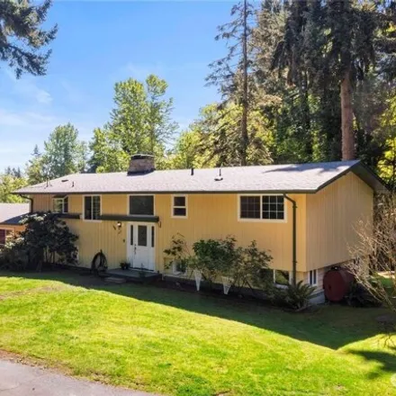 Buy this 5 bed house on 707 Southwest 365th Street in Federal Way, WA 98023
