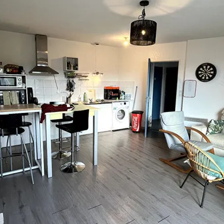 Rent this 2 bed apartment on 43 Avenue du Château d'Este in 64140 Billère, France