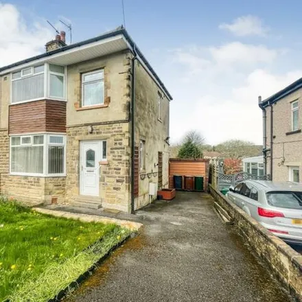 Buy this 3 bed duplex on Leafield Way in Bradford, BD2 3RY