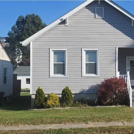 Buy this 3 bed house on 232 East Madison Avenue in Vinton, VA 24179