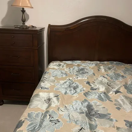 Rent this 1 bed room on 2128 Steele Avenue in Kern County, CA 93305