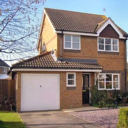 Rent this 3 bed house on Bloomfield Close in Knaphill, GU21 2BL