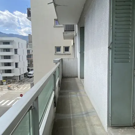 Rent this 3 bed apartment on 5 Rue Crépu in 38000 Grenoble, France